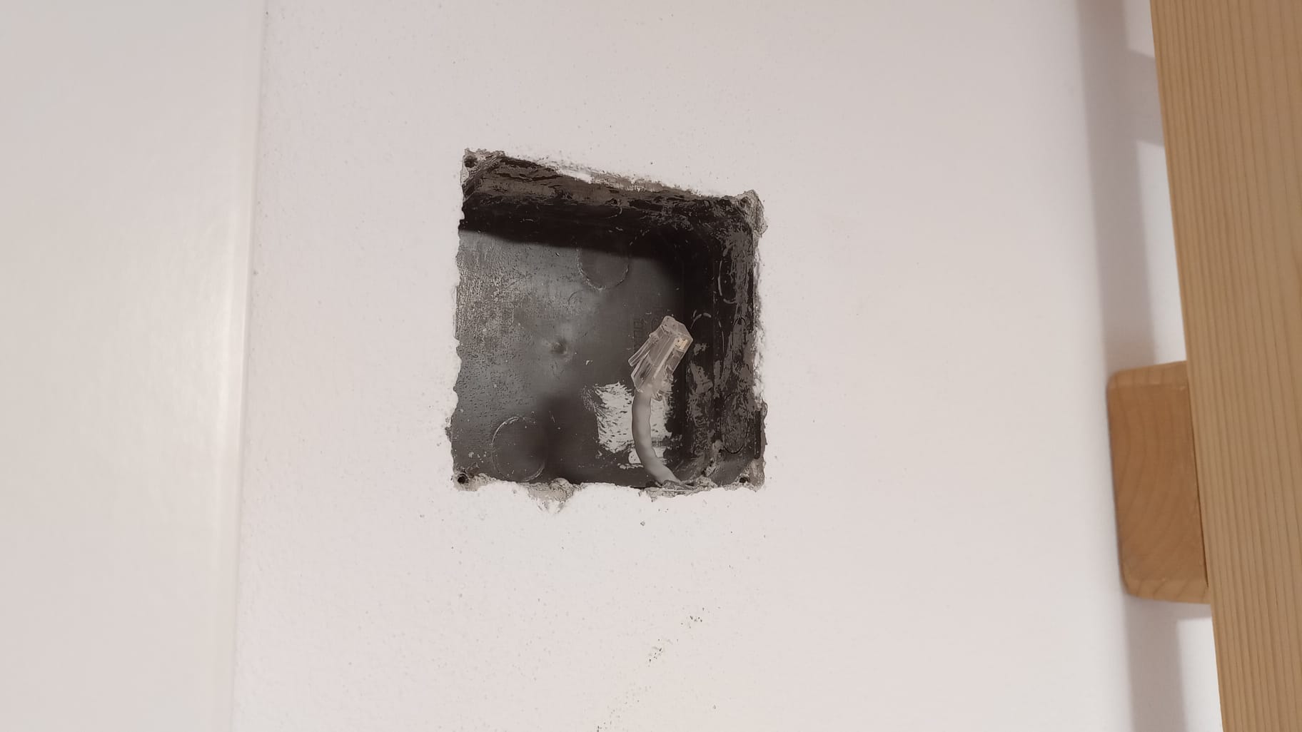 Wall box preparation and cable shielding